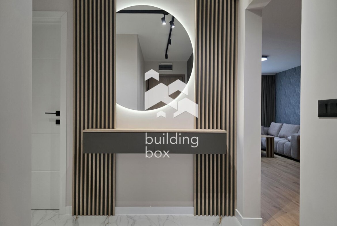 Чисто нов, поръчково обзаведен тристаен апартамент - 0