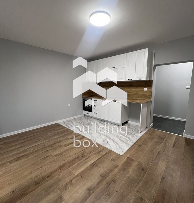 Двустаен апартамент с три отделни помещения кв. Гагарин - 0