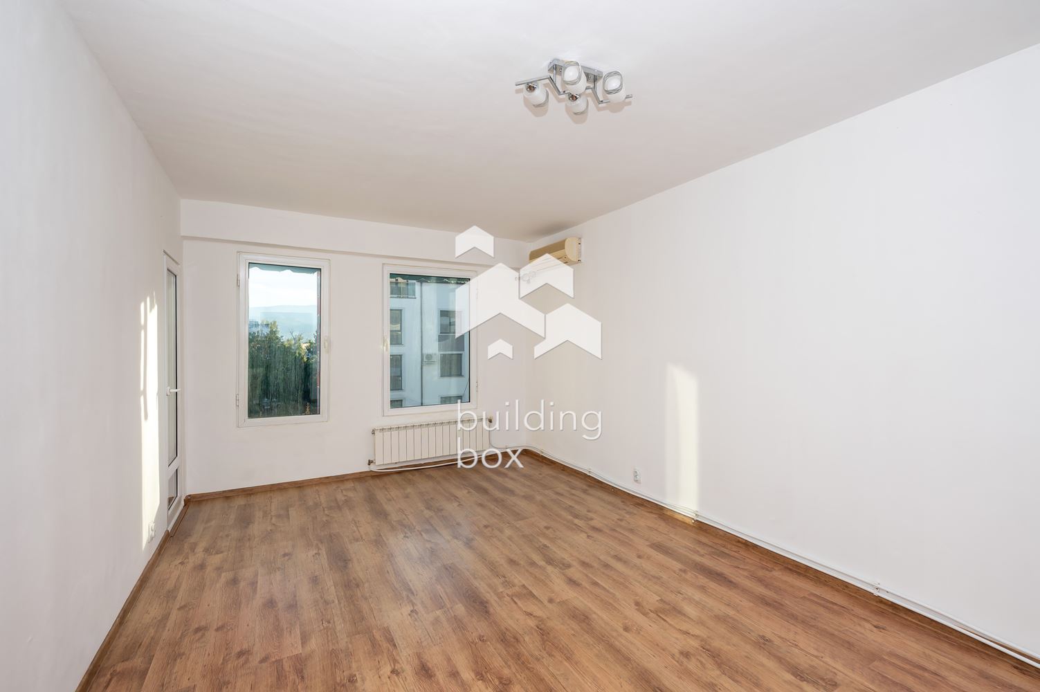 Тристаен апартамент в кв. К.Париж. - 0