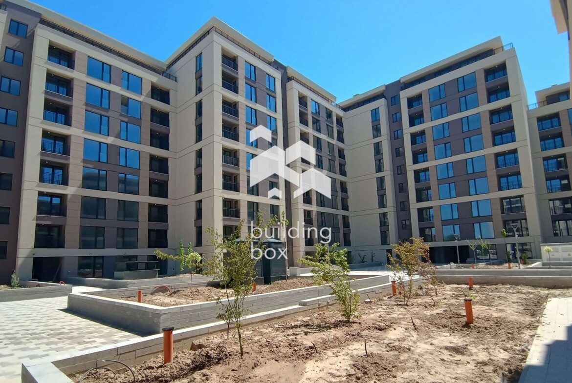 Тристаен апартамент с АКТ 16 - кв. "Тракия" - 0