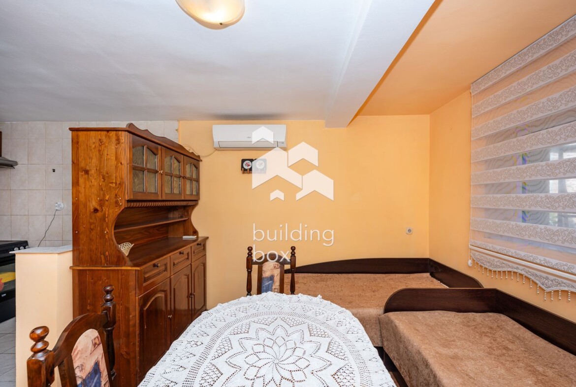 Обзаведен етаж от къща - Гребна база - 0