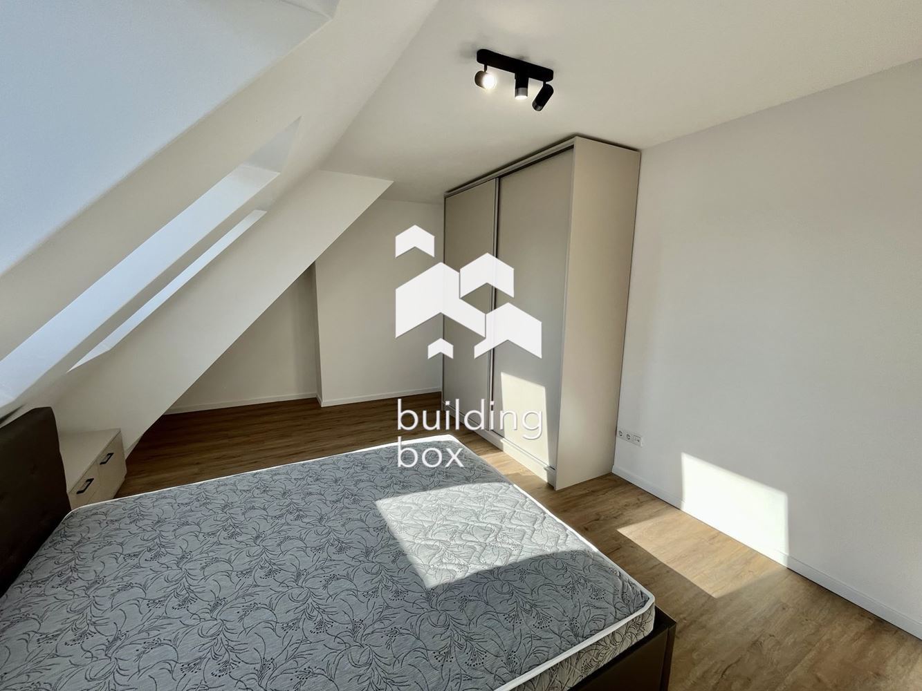 Чисто нов, уютен двустаен апартамент - 0