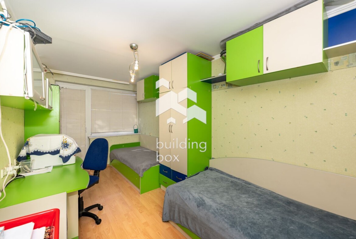 Тристаен обзаведен апартамент до КАПАНА - 0