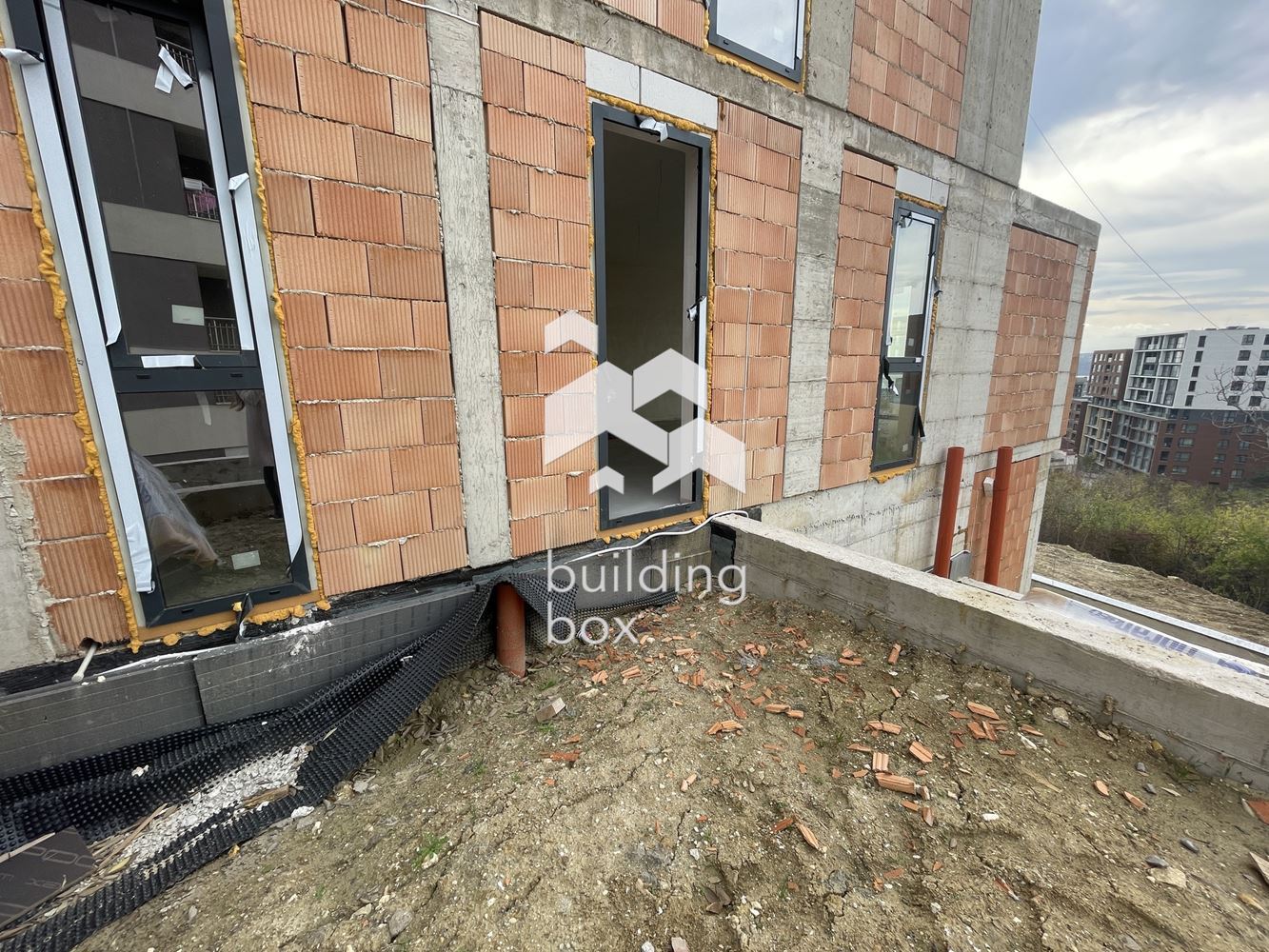 Тристаен апартамент в бутикова сграда пред Акт 15 - 0