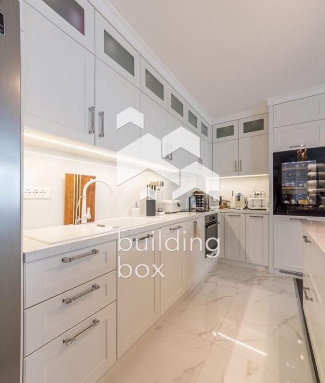 Лукс, простор и море – апартамент в бутикова сграда до к.к. Св. Св. Константин и Елена - 0