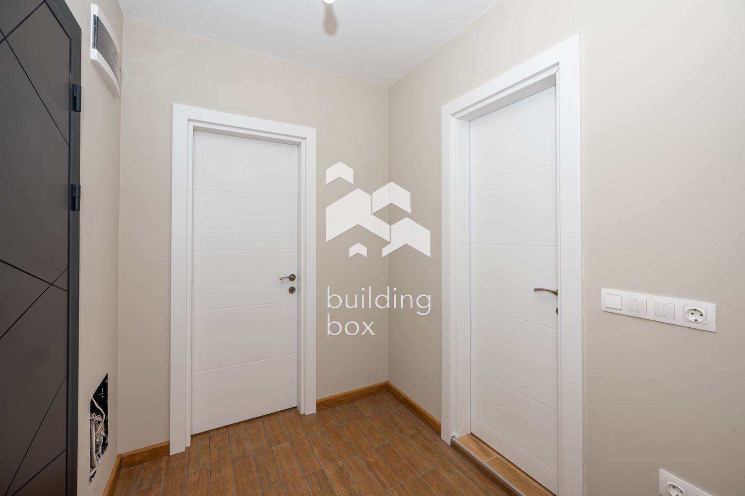 Двустаен апартамент до ключ - кв. Остромила - 0