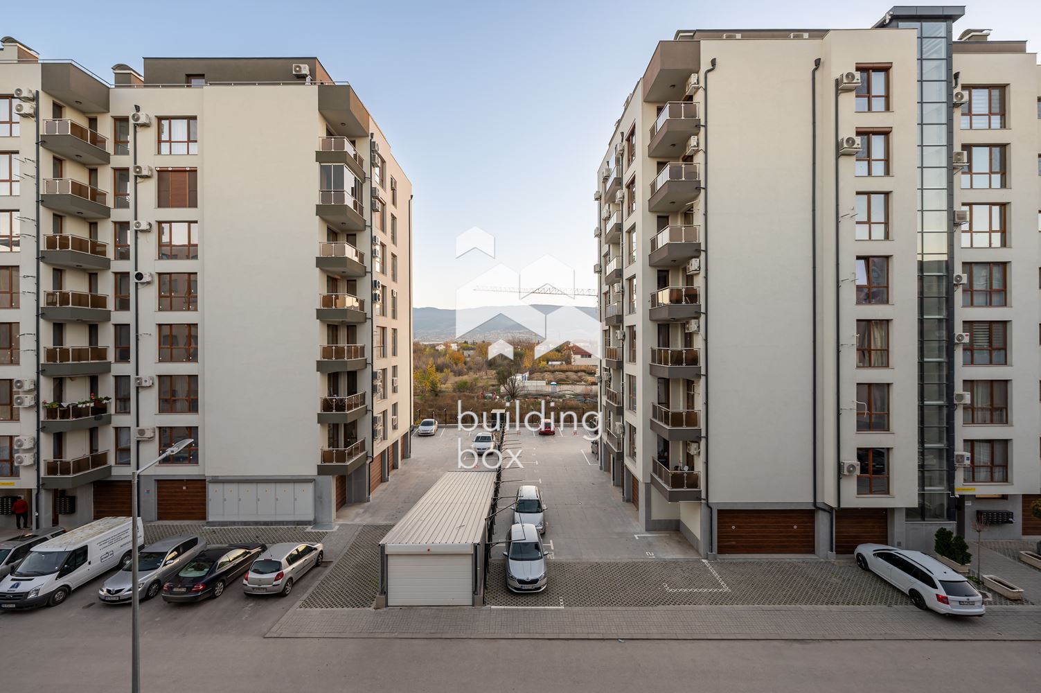 Луксозно обзаведен двустаен апартамент в комплекс "Южен парк" - 0