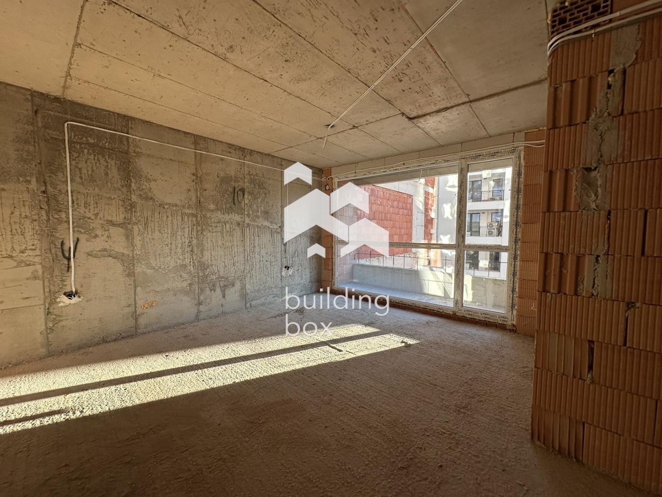 Тристаен южен до парк Възраждане