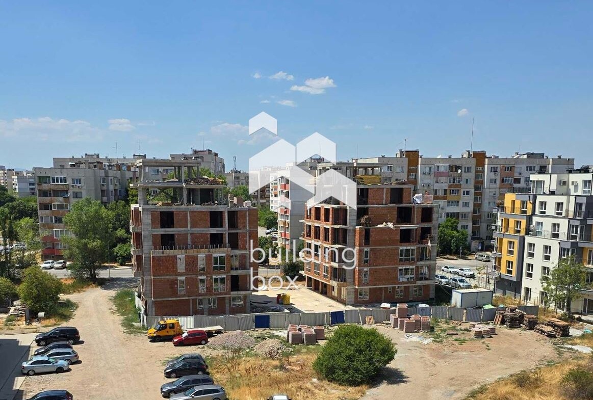 Тристаен апартамент на метри от метростанция - 0