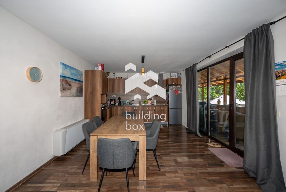 Самостоятелна къща - с. Първенец - 0