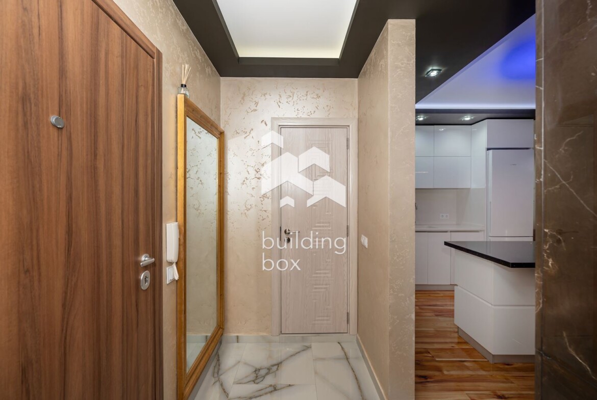 Луксозно обзаведен двустаен апартамент в комплекс "Южен парк" - 0