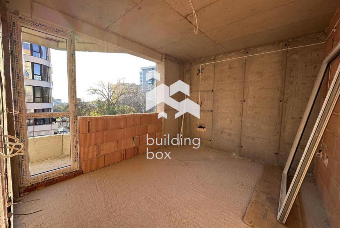 Тристаен южен до парк Възраждане - 0