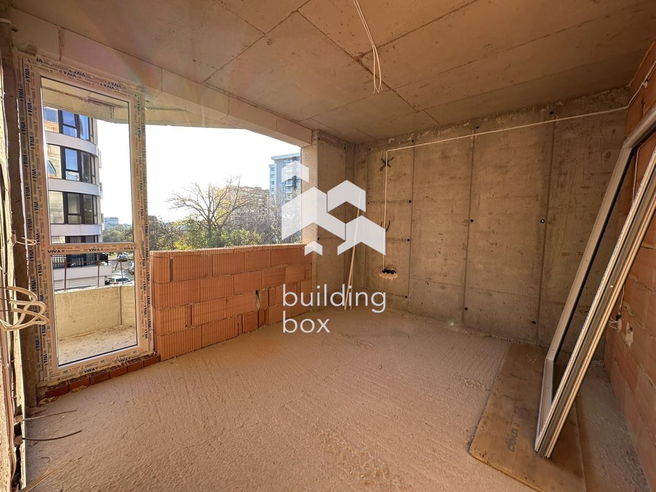 Тристаен южен до парк Възраждане - 0