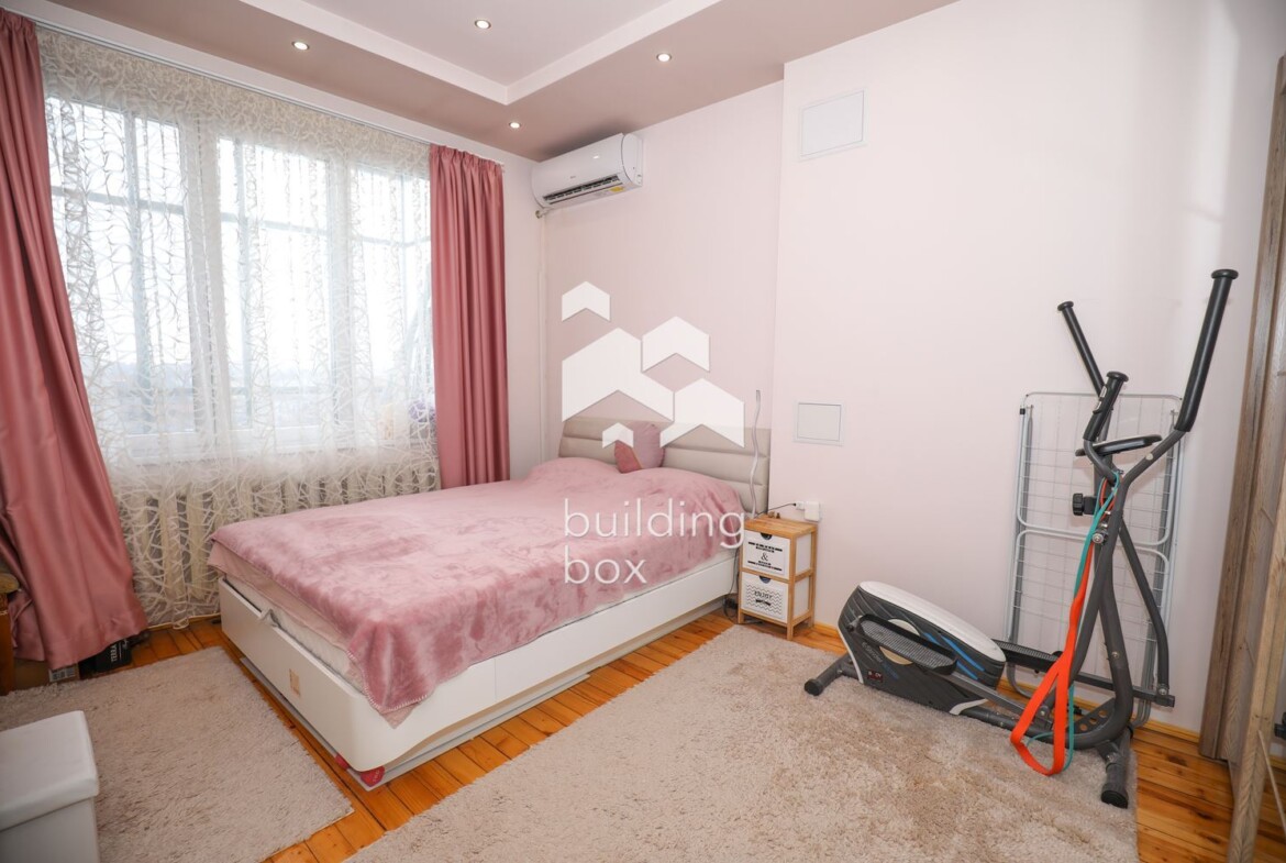 Тристаен апартамент - Център - 0