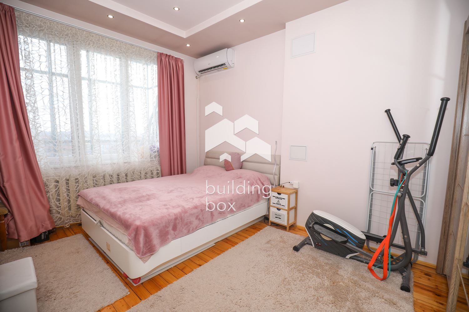 Тристаен апартамент - Център - 0