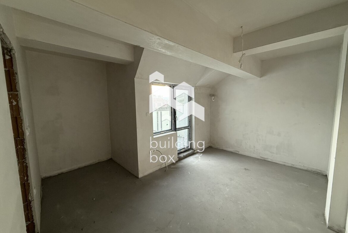 Тристаен апартамент с АКТ 16 в центъра на гр. Пловдив - 0