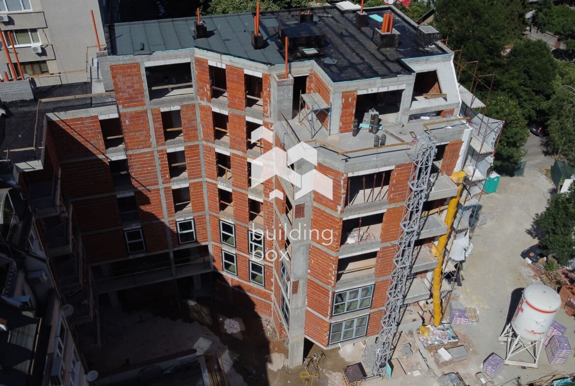 Тристаен апартамент в кв. Красно село - 0