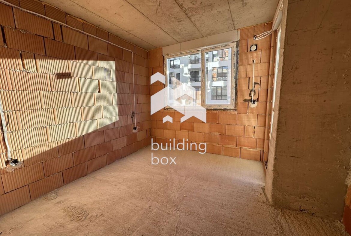 Тристаен южен до парк Възраждане - 0