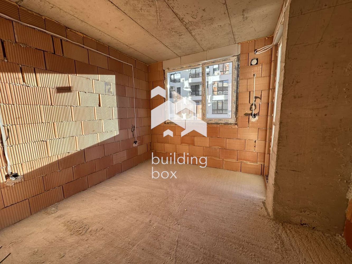 Тристаен южен до парк Възраждане - 0