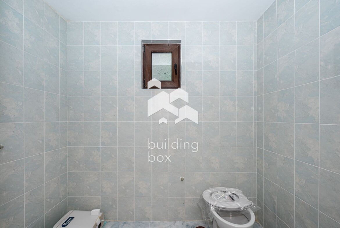 Етаж от къща с допълнителна постройка - гр. Асеновград - 0