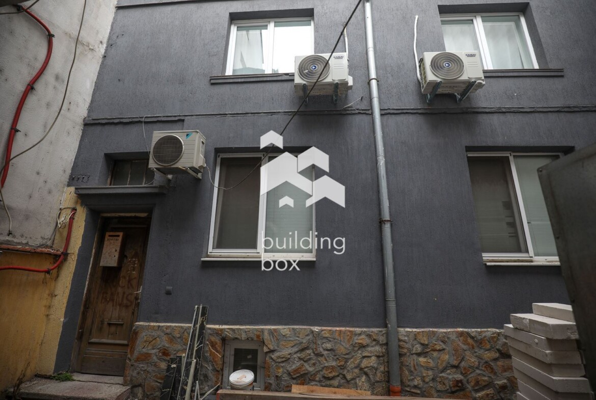 Тристаен апартамент - Център - 0