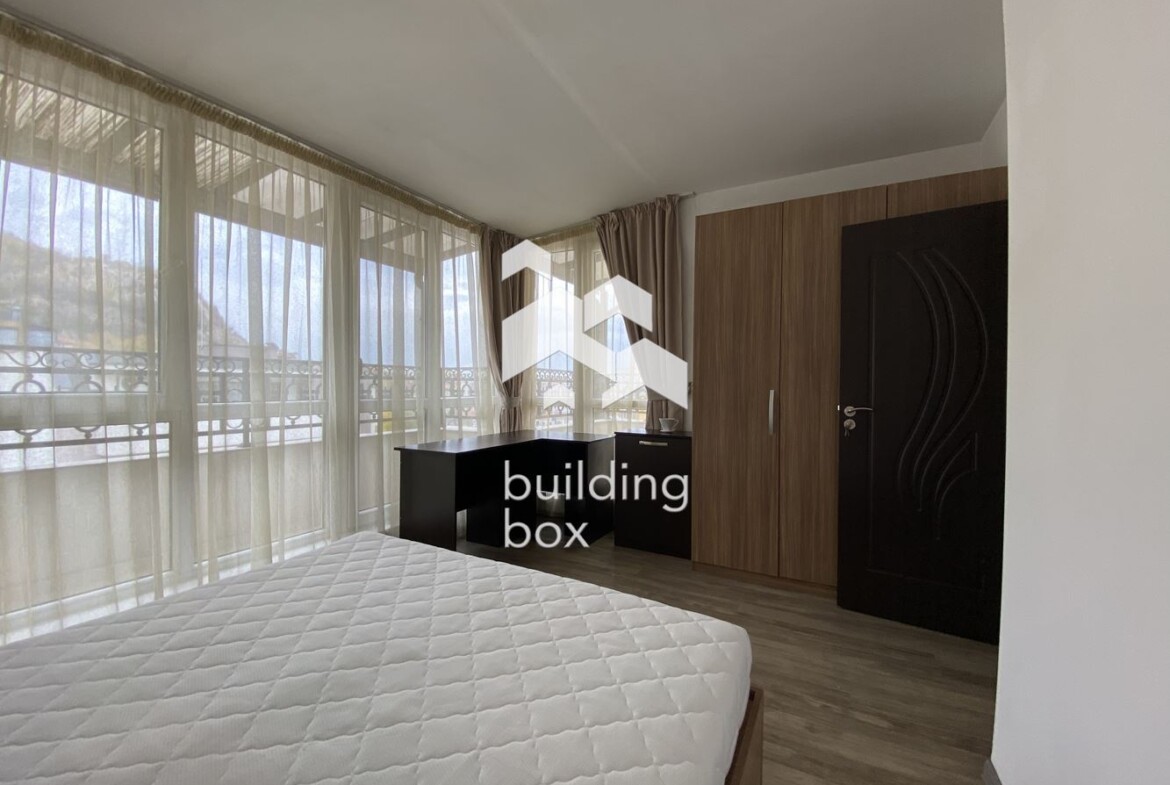 Тристаен обазаведен под наем срещу МУ Пловдив. - 0