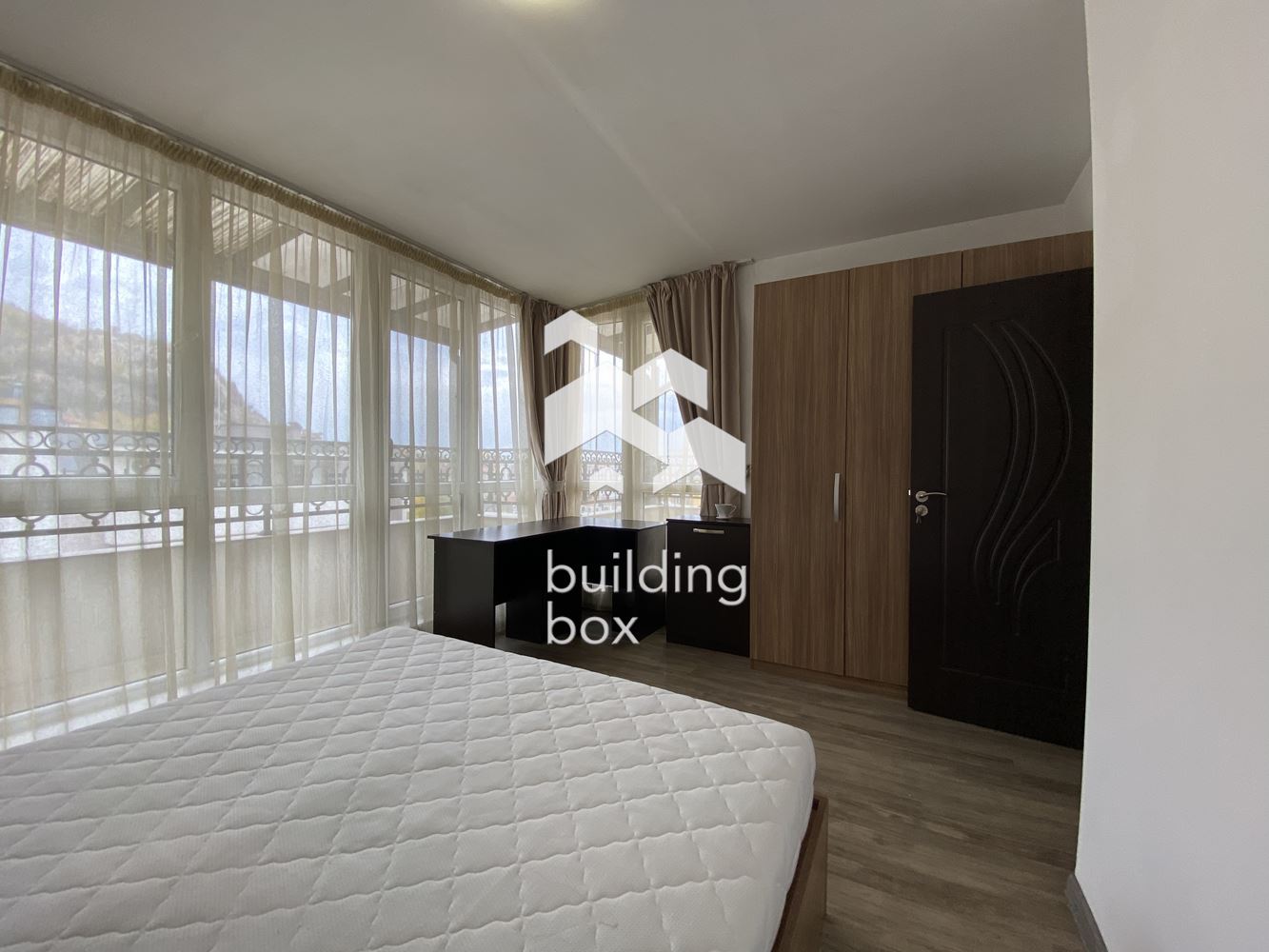 Тристаен обазаведен под наем срещу МУ Пловдив. - 0