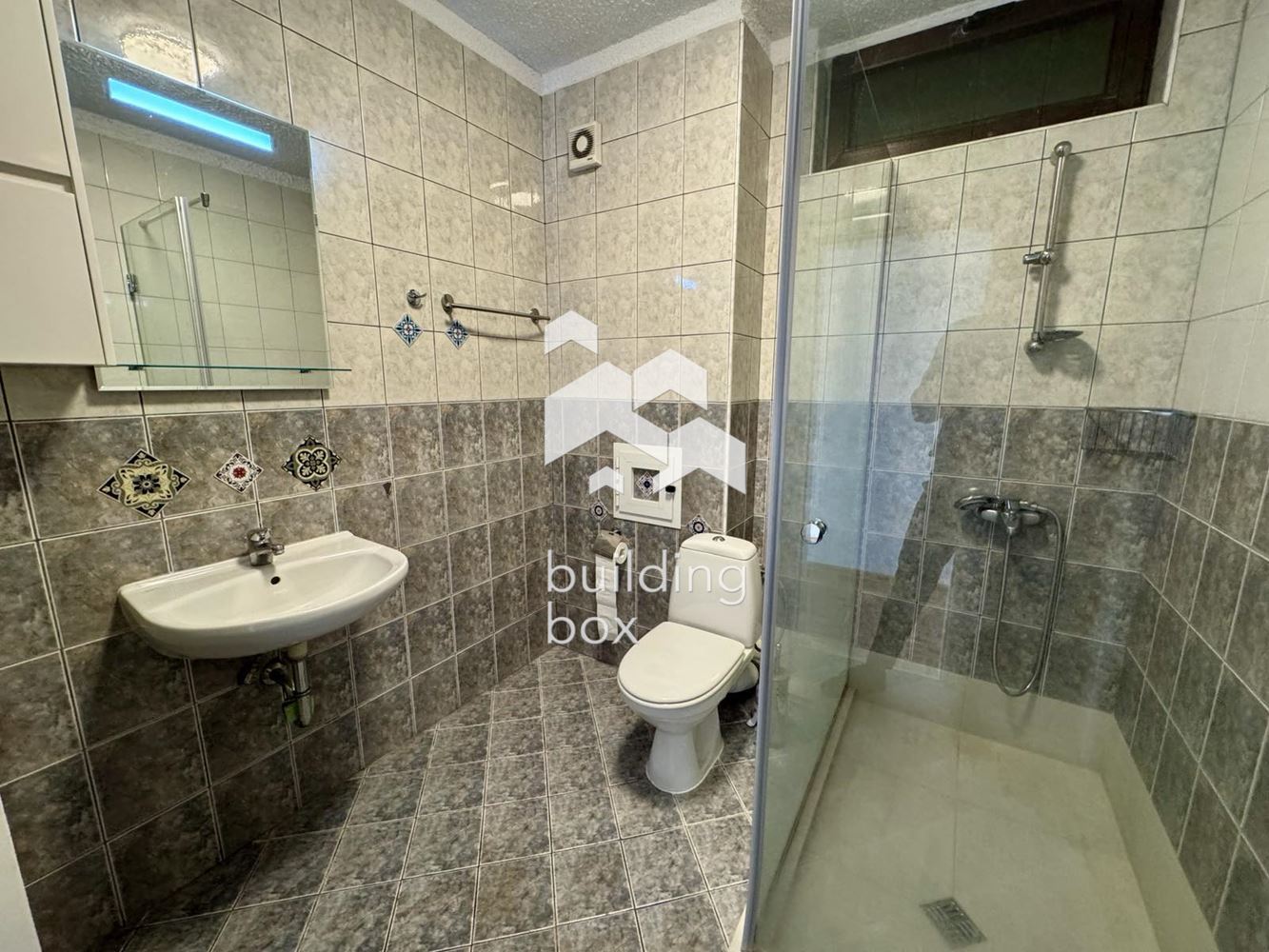 Двустаен апартамент / офис на бул. Черни Връх - 0