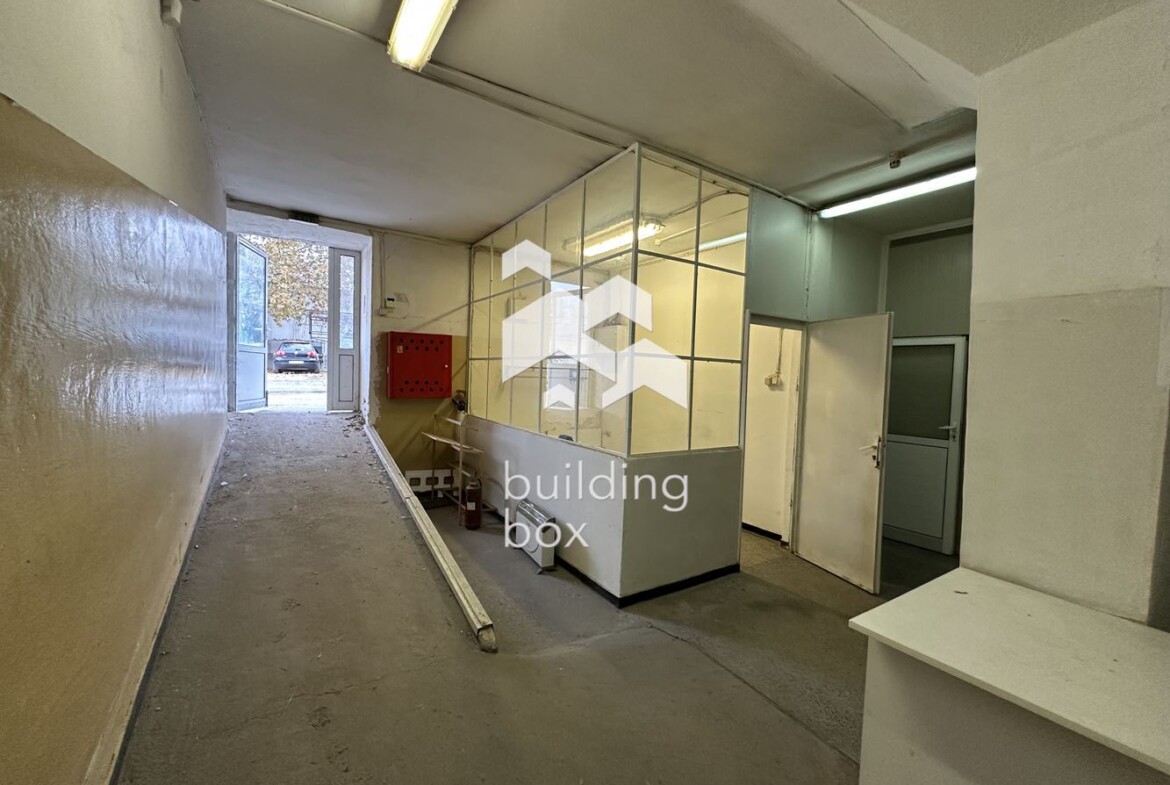 Огромен склад - кв. Гагарин - 0