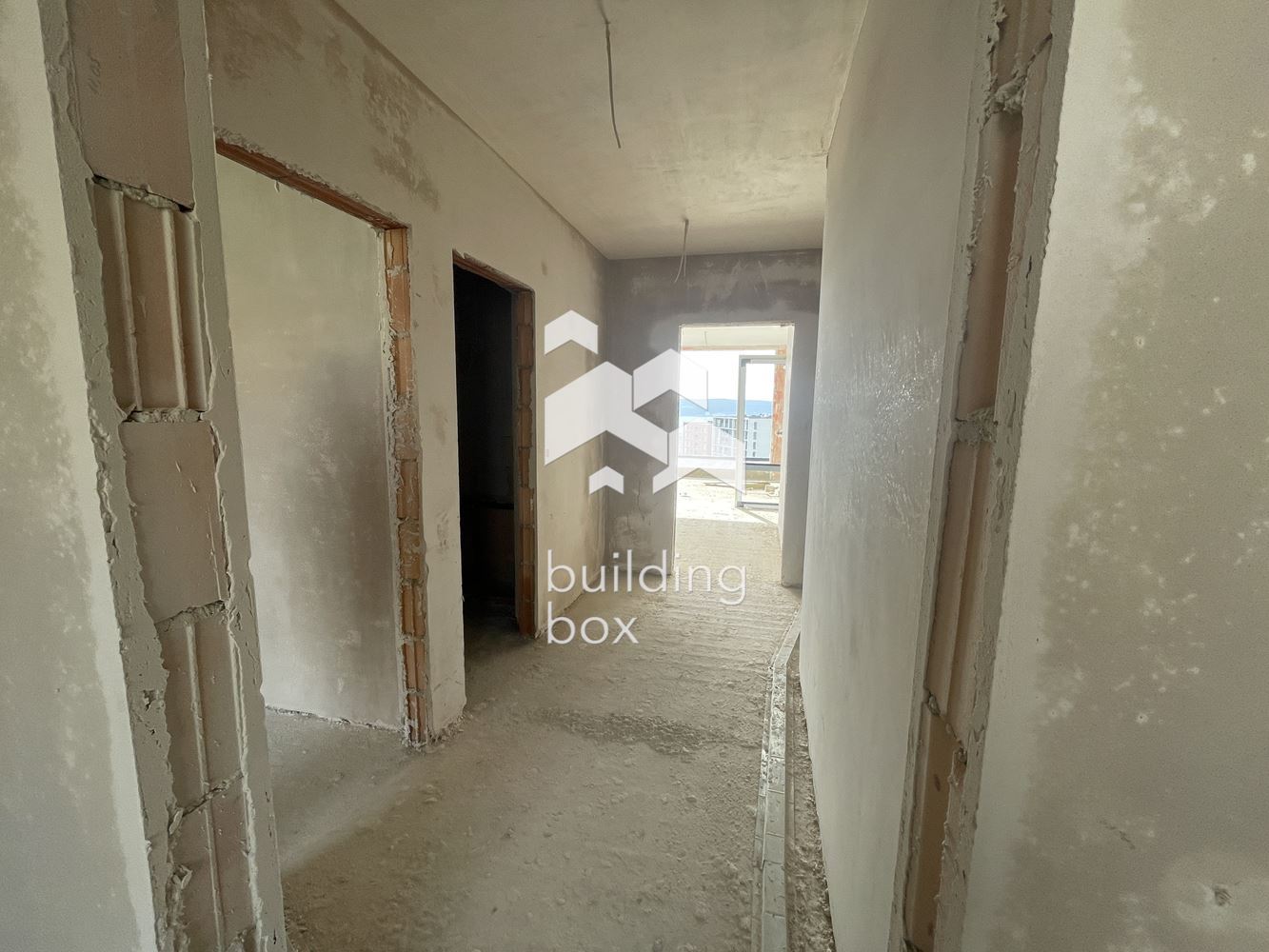 Четиристаен апартамент в бутикова сграда пред Акт 15 - 0