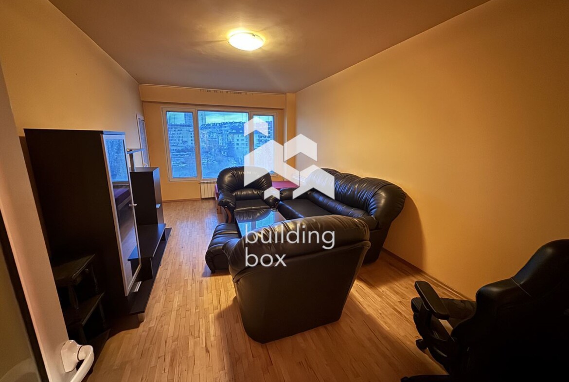 тристаен в Дианабад - 0