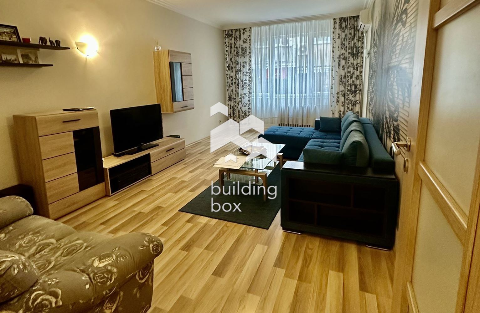 Двустаен апартамент на премиум локация - Идеален център - 0