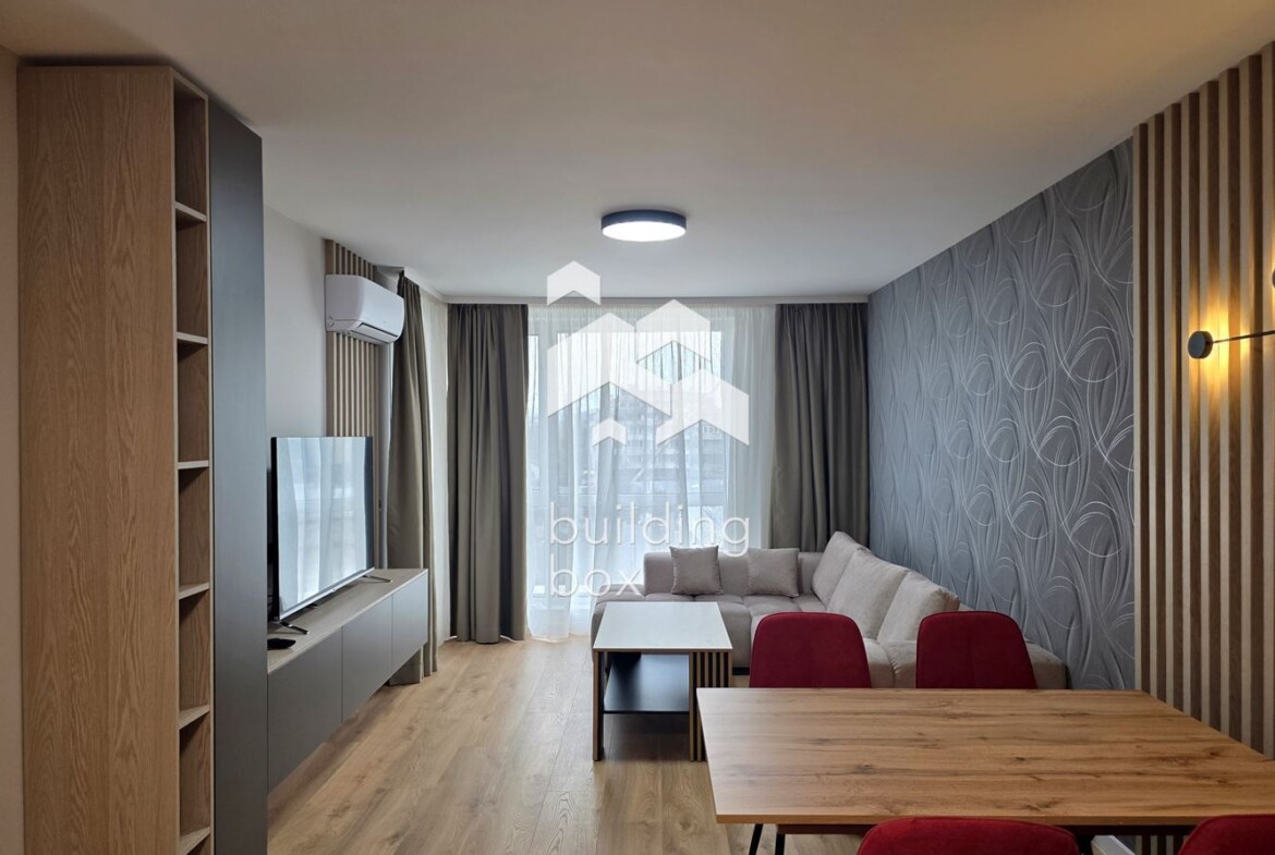 Чисто нов, поръчково обзаведен тристаен апартамент - 0