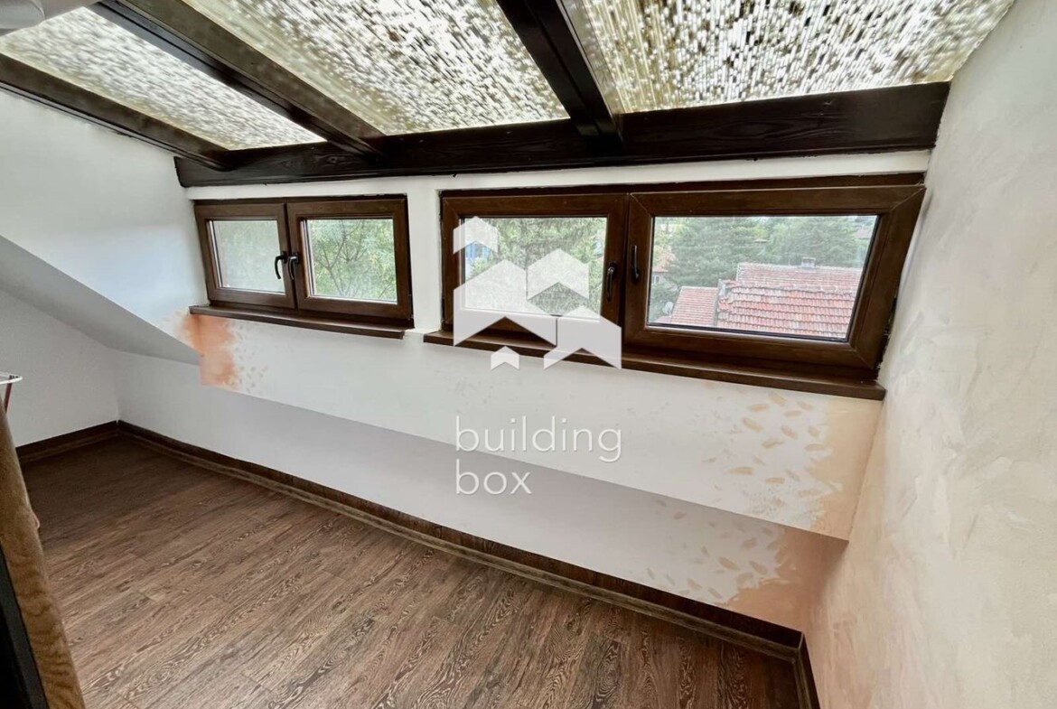 Просторен мезонет с гледка към Витоша - 0