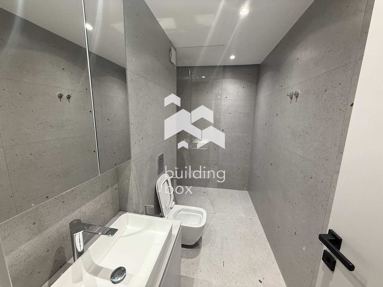 двустаен в младост 4 - 0