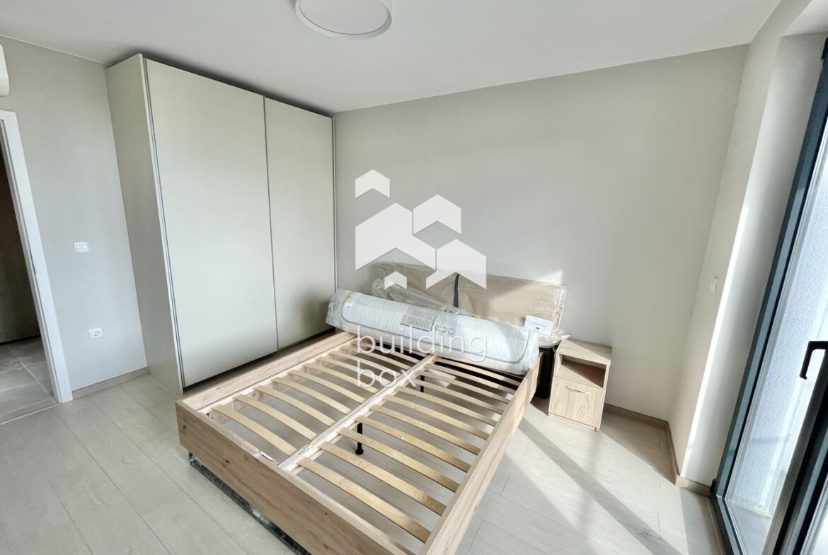 НОВ напълно обзаведен двустаен апартамент в кв. Бриз - 0