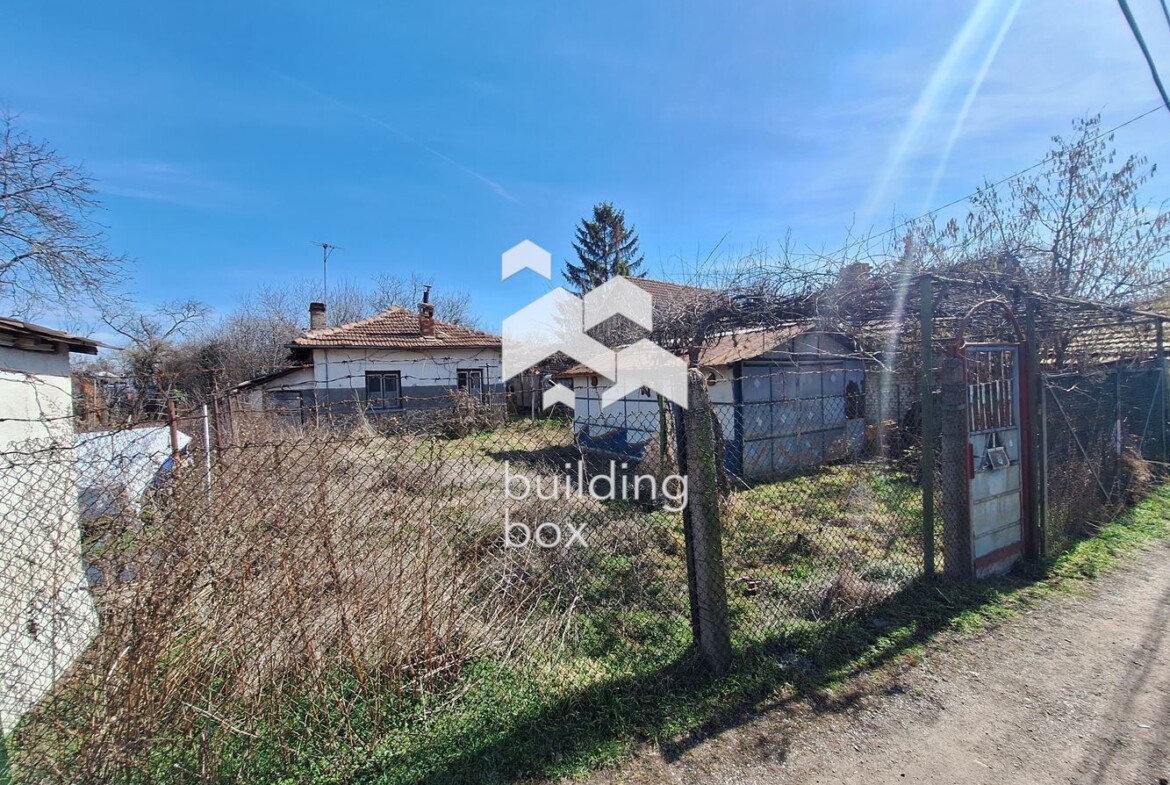 Къща за ремонт - кв. Абдовица - 0