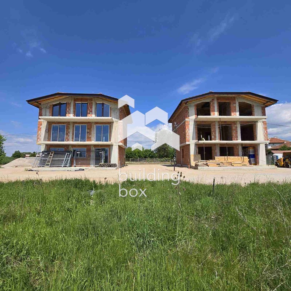 Тристаен апартамент в Нови Искър - 0