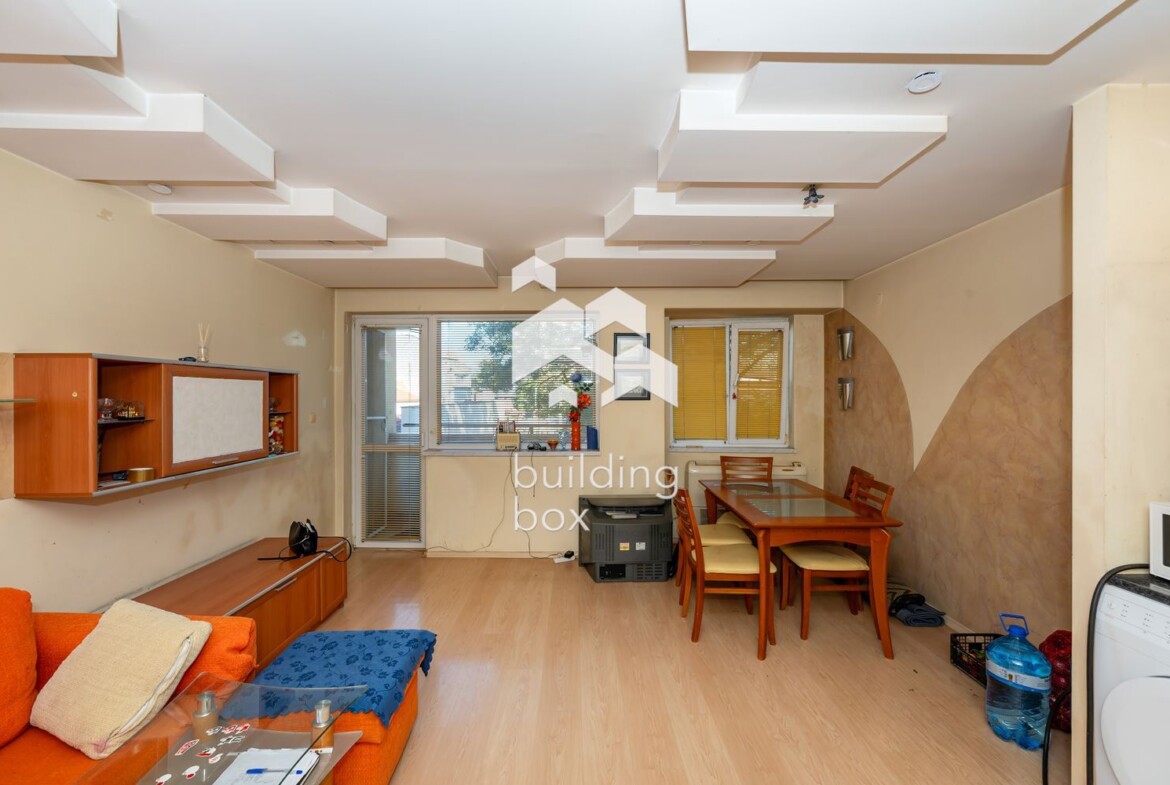 Тристаен обзаведен апартамент до КАПАНА - 0