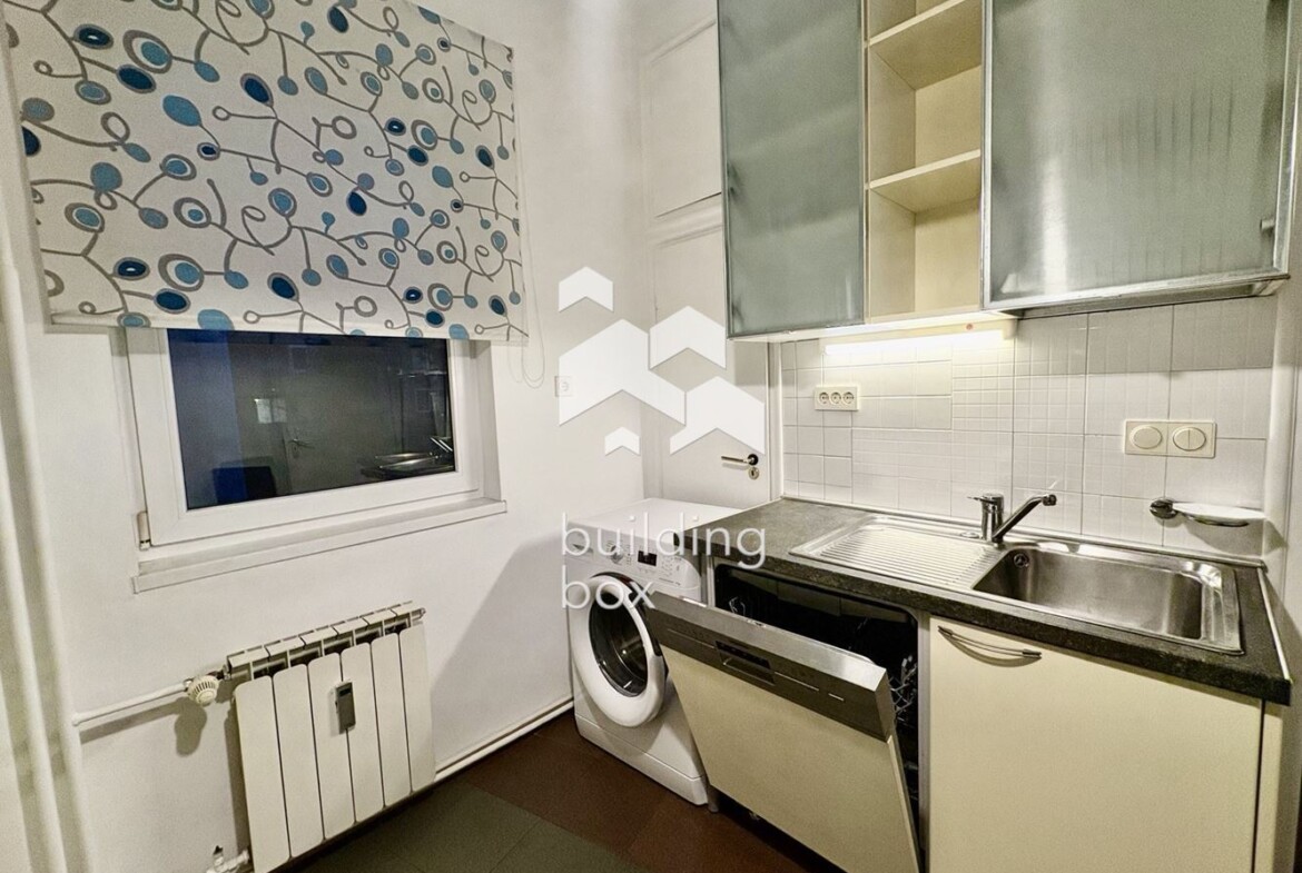 Тристаен апартамент в Центъра - 0