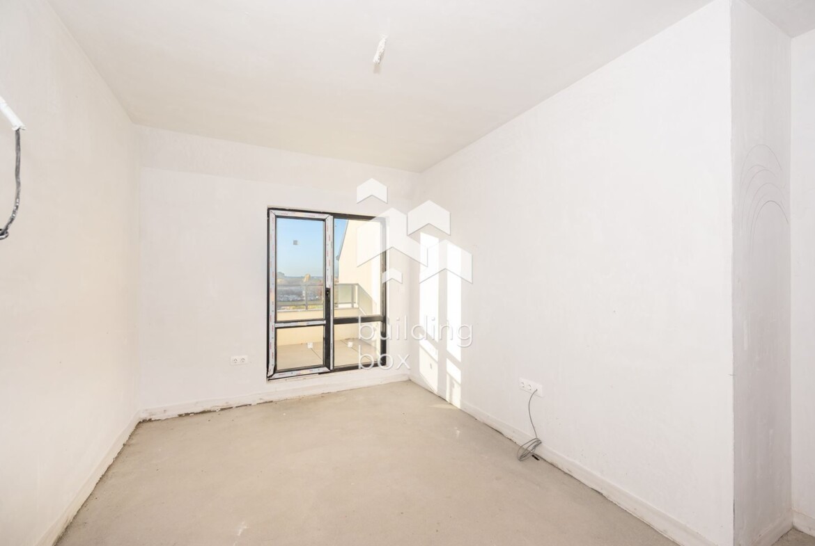 Четиристаен мансарден апартамент в кв. "Христо Смирненски" - 0