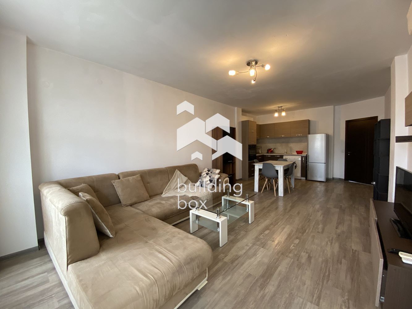 Тристаен обазаведен под наем срещу МУ Пловдив. - 0