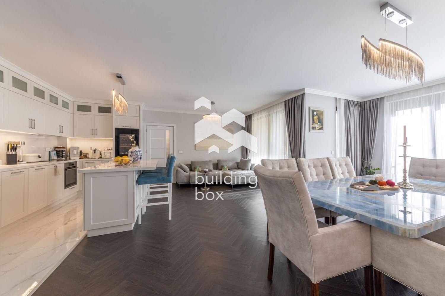 Лукс, простор и море – апартамент в бутикова сграда до к.к. Св. Св. Константин и Елена - 0