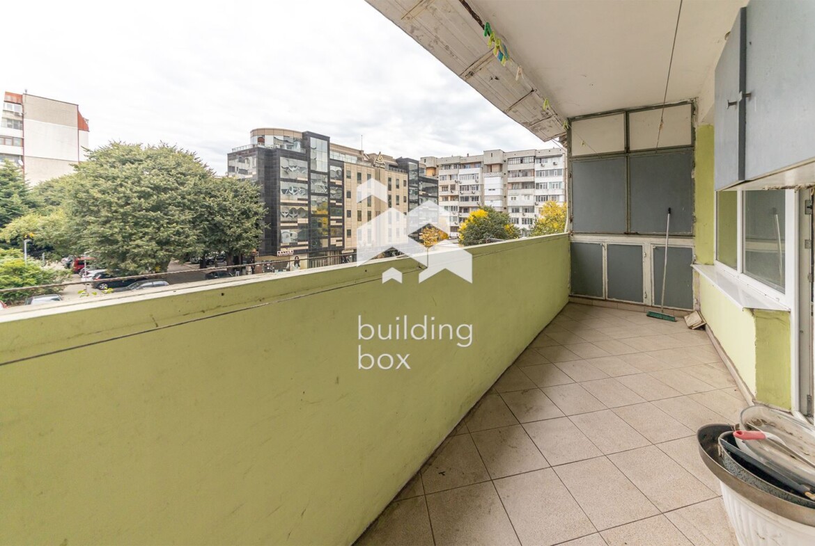 Тристаен апартамент, ж.к. Лятно кино Тракия - 0