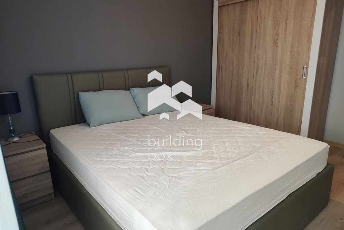 Четиристаен апартамент в кв. Кръстова вада - 0