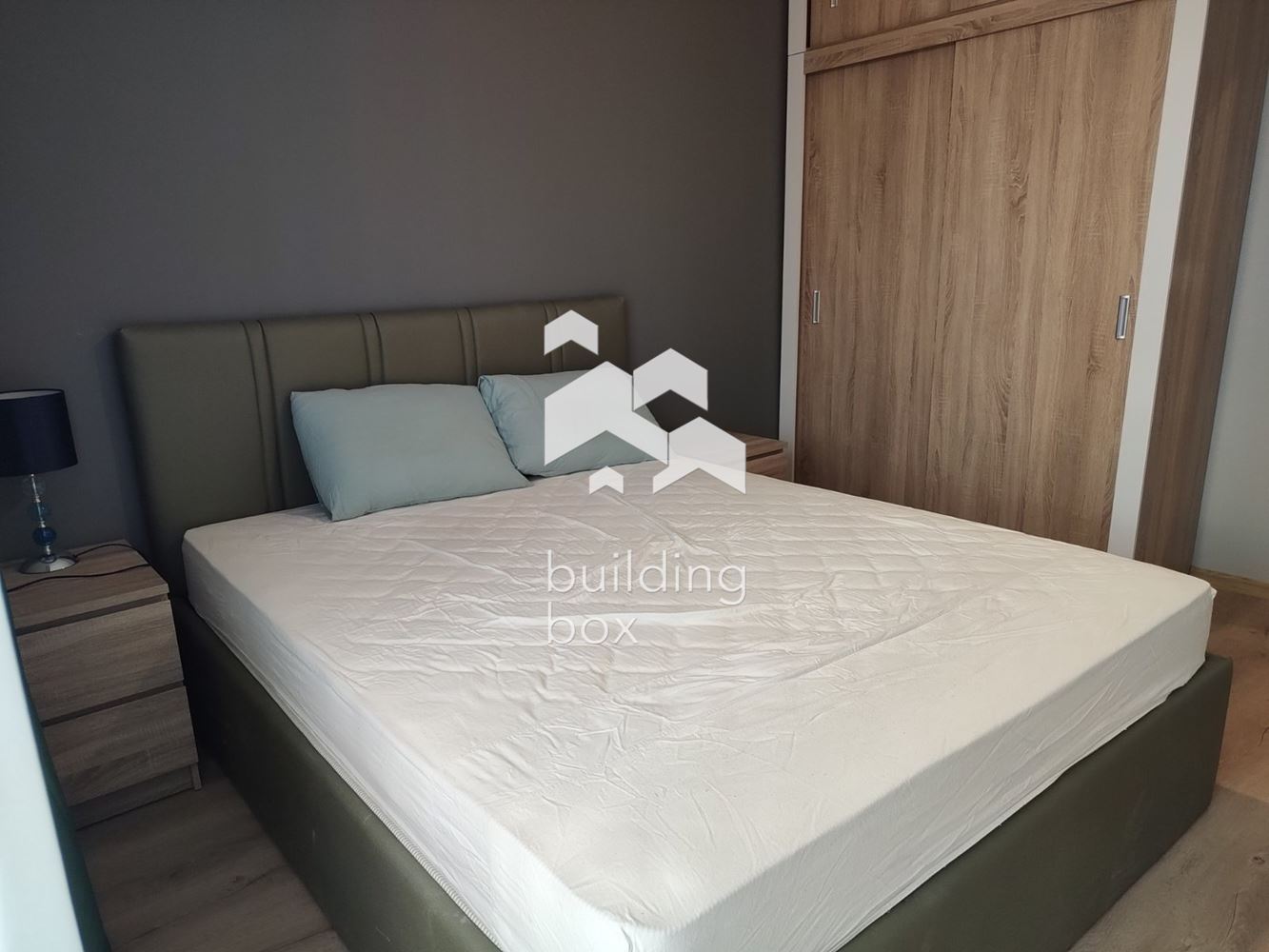 Четиристаен апартамент в кв. Кръстова вада - 0