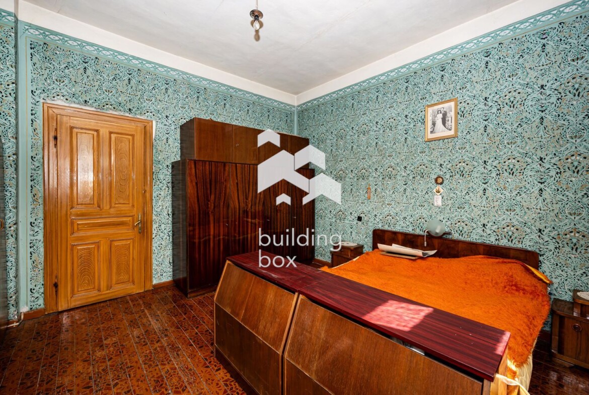 Етаж от къща с допълнителна постройка - гр. Асеновград - 0