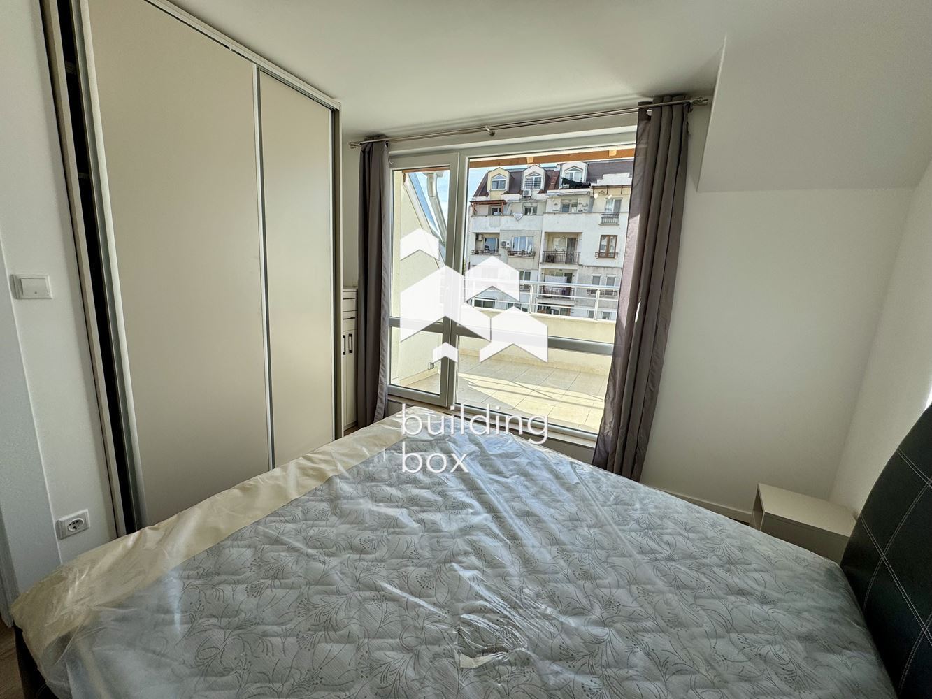 Чисто нов, уютен маломерен двустаен апартамент - 0