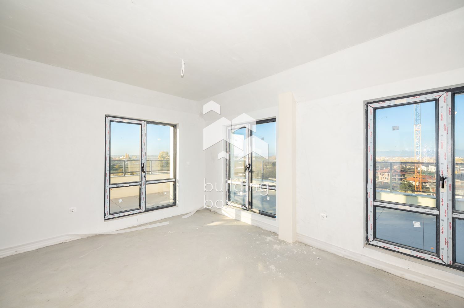 Четиристаен мансарден апартамент в кв. "Христо Смирненски" - 0