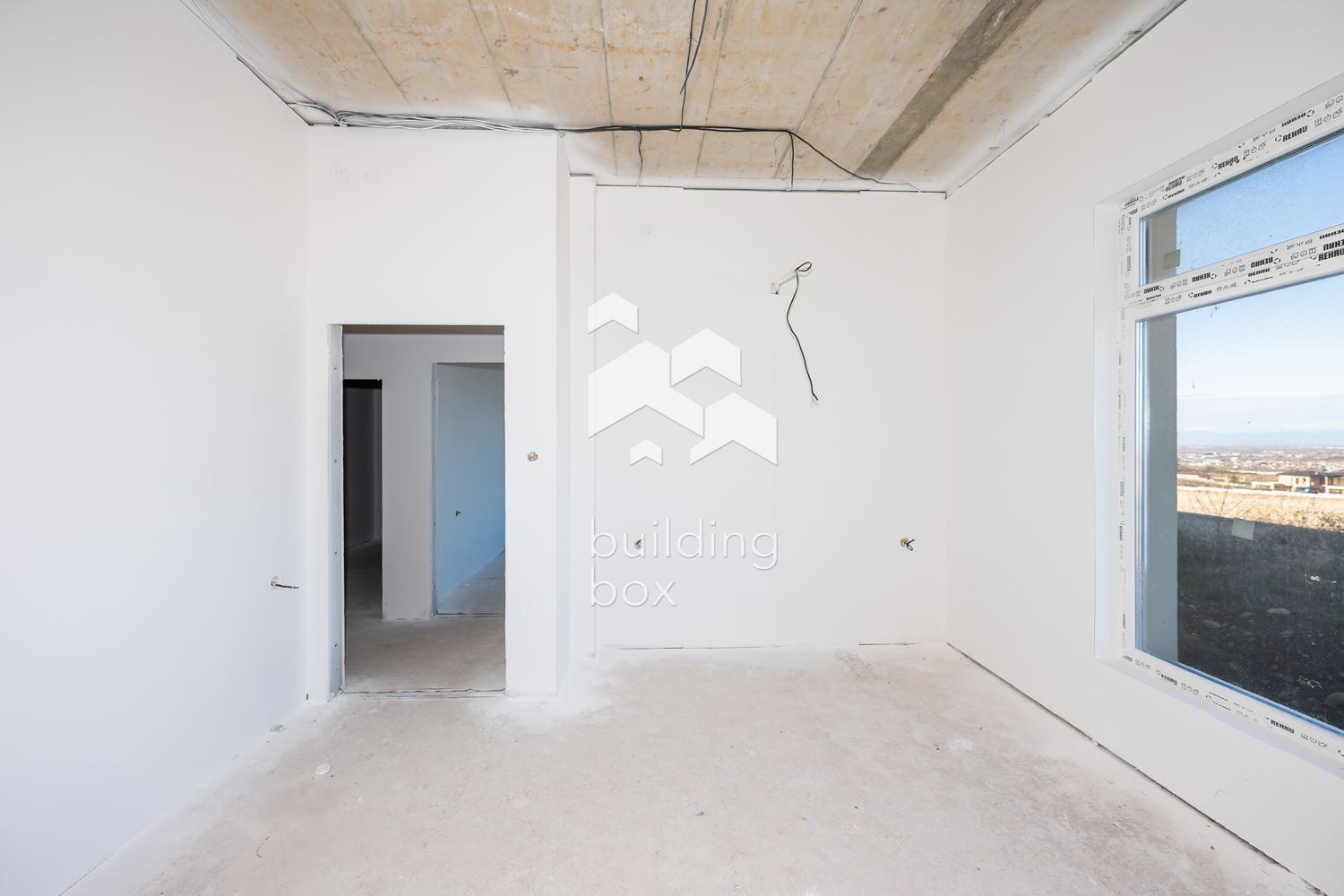 Едноетажна къща със страхотна панорама в Марково - 0